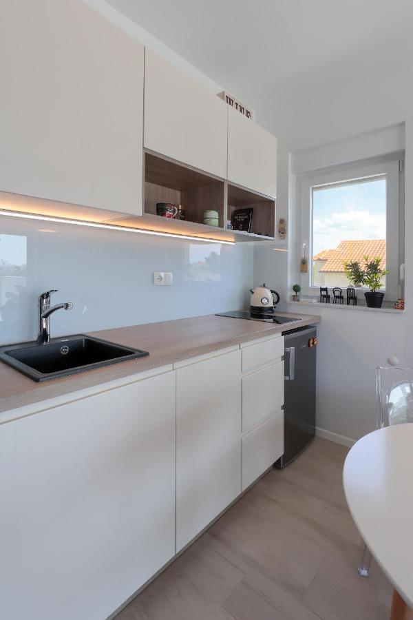 Apartment Alan 2 Vrsi Eksteriør bilde